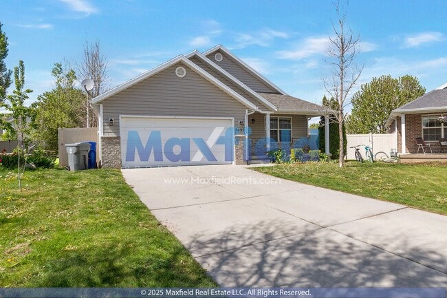 2433 N Cider Pl in Saratoga Springs, UT - Building Photo - Building Photo