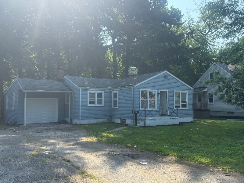 8133 Midland Rd in Mentor, OH - Building Photo
