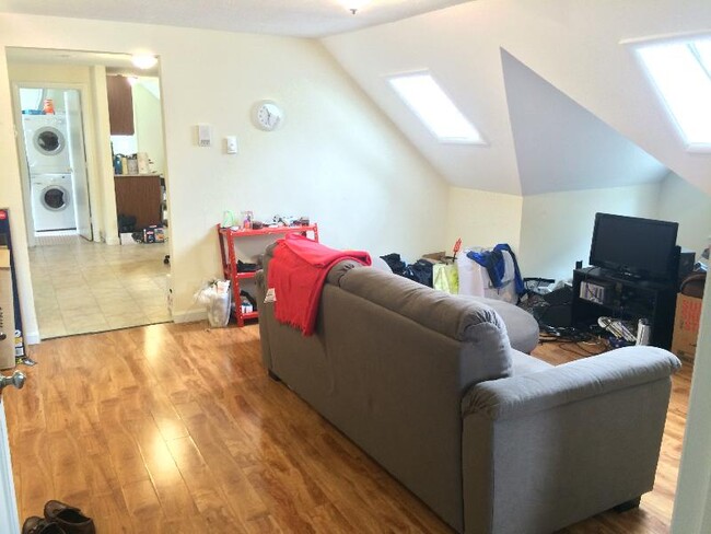 314 Centre St, Unit 4