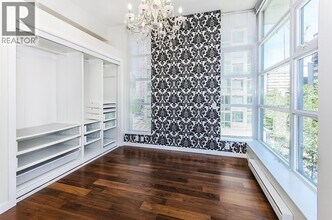 1205 Howe St in Vancouver, BC - Building Photo - Building Photo