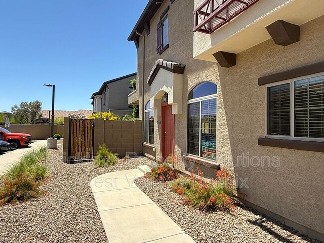 2725 E Mine Creek Rd in Phoenix, AZ - Building Photo - Building Photo
