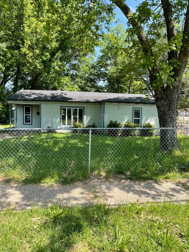 property at 405 W 76th St