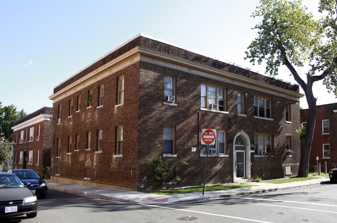 1449 Oak St NW in Washington, DC - Building Photo