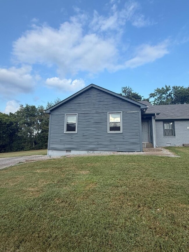 124 Crestview Dr in Franklin, KY - Building Photo - Building Photo