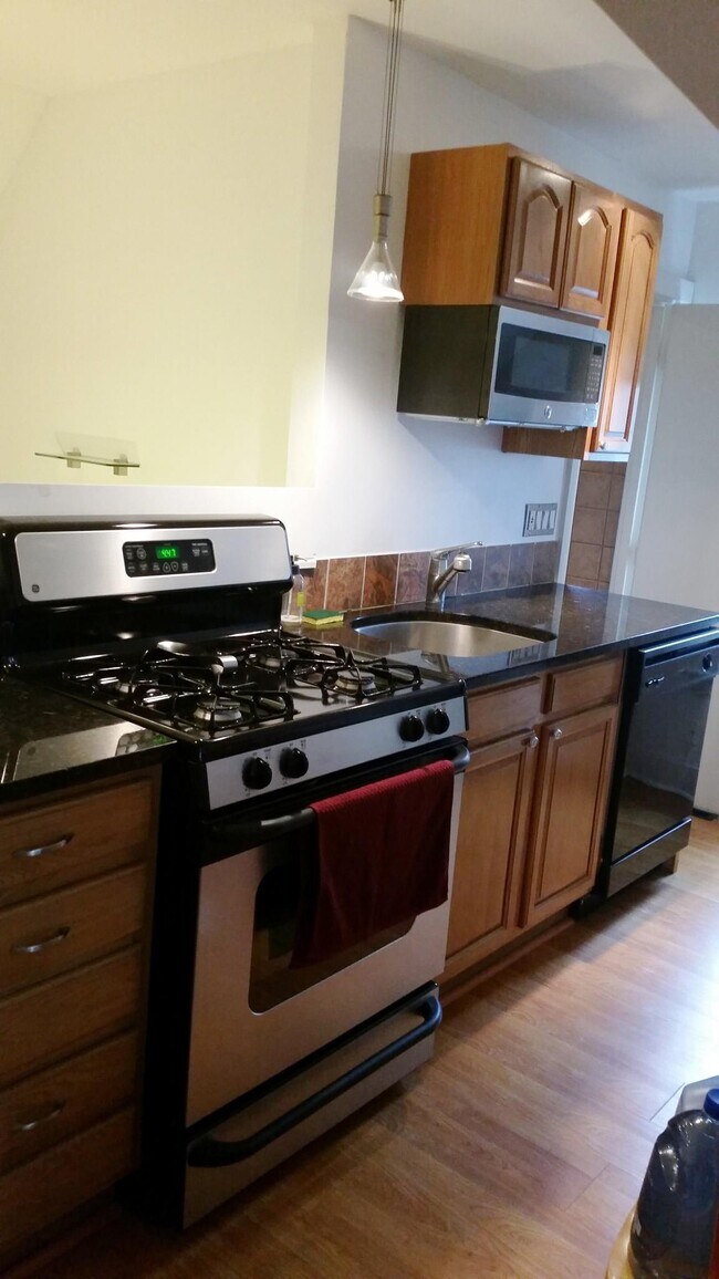 property at 13 Mansfield St