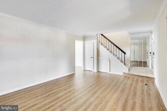 9040 Centerway Rd in Gaithersburg, MD - Building Photo - Building Photo