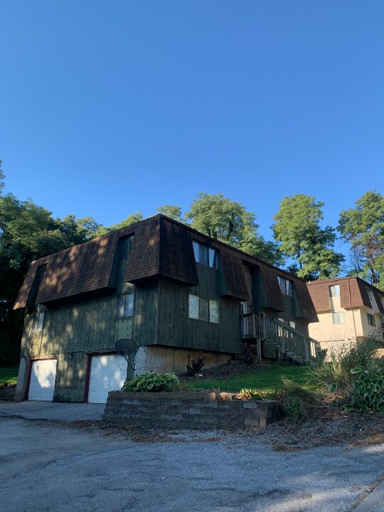 3223 Schuetzen Ln in Davenport, IA - Building Photo
