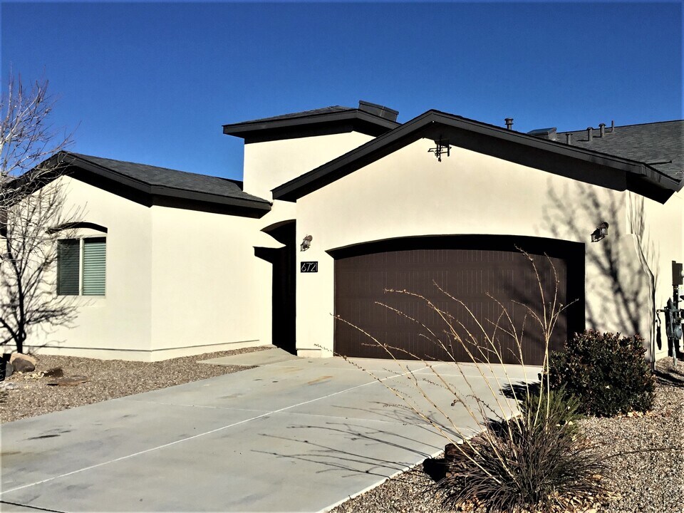 6721 Mountain Hawk Loop NE in Rio Rancho, NM - Building Photo