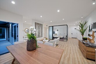 120 Dahlia Dr-Unit -208 in Solana Beach, CA - Foto de edificio - Building Photo