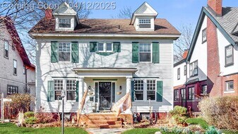 2141 Seminole St in Detroit, MI - Building Photo