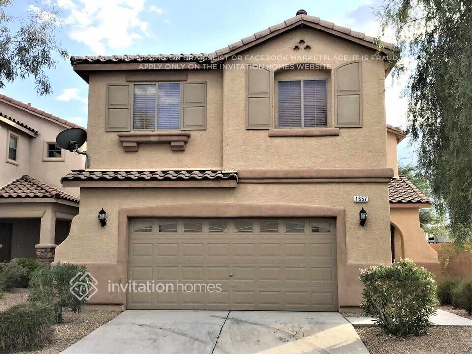 1657 Yellow Tulip Pl in Henderson, NV - Building Photo
