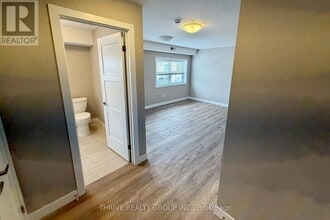 1277 Commissioners Rd W in London, ON - Building Photo - Building Photo