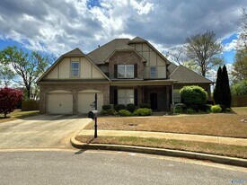 126 Windridge Way SW in Huntsville, AL - Building Photo