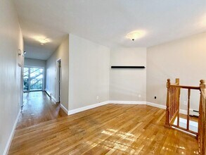 512 E 3rd St, Unit 1 in Boston, MA - Building Photo - Building Photo