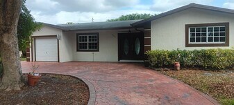 9531 NW 8th St in Pembroke Pines, FL - Building Photo