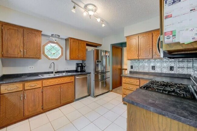 7109 Polaris Ln N in Maple Grove, MN - Building Photo - Building Photo