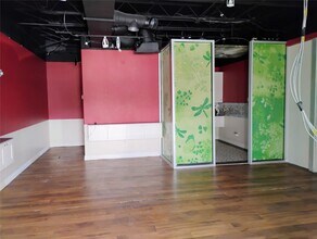 9788 Clarewood Dr in Houston, TX - Building Photo - Building Photo