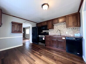 30105 Alger St in Madison Heights, MI - Building Photo - Building Photo