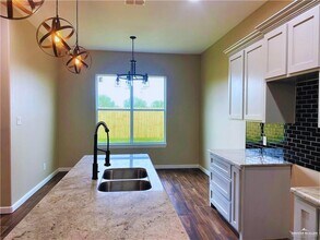 15 W Bella Vista Ave in Palmhurst, TX - Building Photo - Building Photo