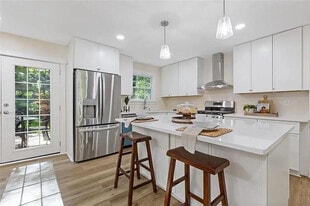 Room in House on Bay Leaf Dr SE in Conyers, GA - Building Photo