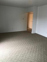 121 W William St, Unit 302 in Corning, NY - Foto de edificio - Building Photo