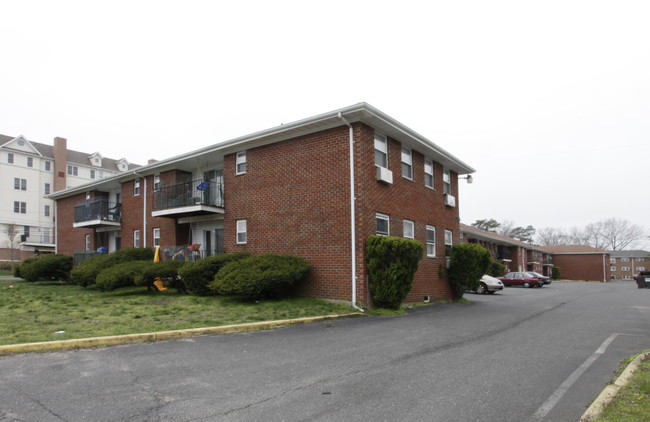 Madison Square Apartments in Lakewood, NJ - Foto de edificio - Building Photo