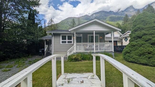 66495 Stephens Rd in Hope, BC - Building Photo - Building Photo