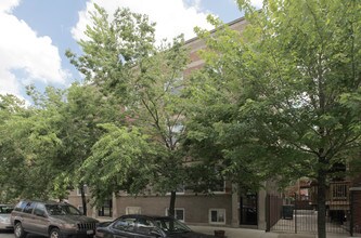 941-945 E 52nd St in Chicago, IL - Foto de edificio - Building Photo