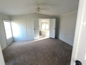 83 Deerwood Park in Centralia, IL - Building Photo - Building Photo