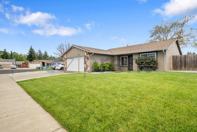 208 Richard Pl in Vacaville, CA - Building Photo - Building Photo