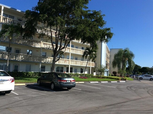 property at 3063 Ainslie Dr