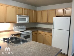 200 Talus Way in Reno, NV - Foto de edificio - Building Photo