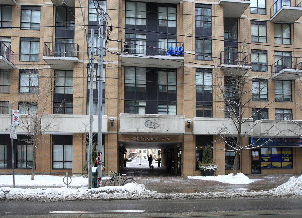 The Kings in Toronto, ON - Building Photo