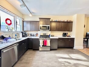 14 Woodmont St, Unit 1 in Boston, MA - Building Photo - Building Photo
