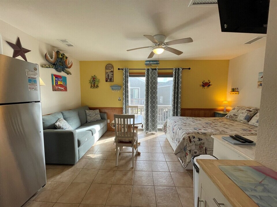 56821 North Carolina Hwy 12 in Hatteras, NC - Building Photo