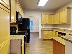 302 Grimes Dr in Simpsonville, SC - Building Photo - Building Photo