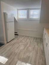 25 Jordan St in Berwick, ME - Foto de edificio - Building Photo