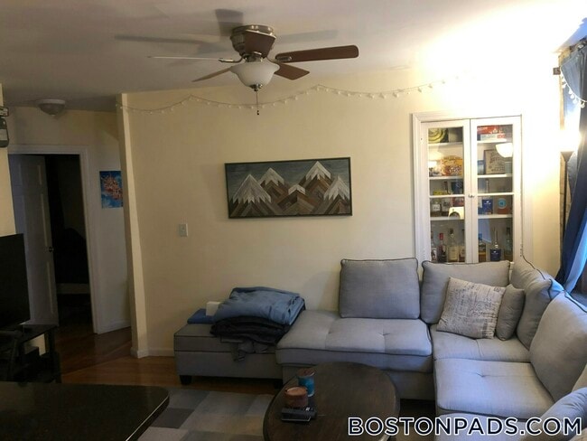 28 Fleet St, Unit 16 in Boston, MA - Building Photo - Building Photo