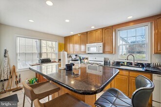 449 Parker Ave in Philadelphia, PA - Foto de edificio - Building Photo