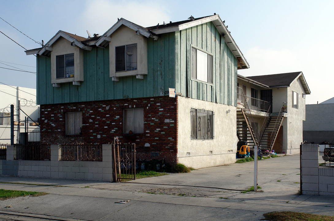 10904 S Burin Ave in Inglewood, CA - Building Photo