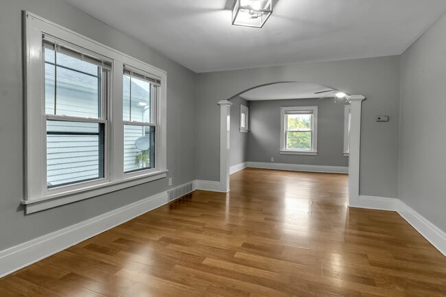 272 Windermere Blvd, Unit 2 in Eggertsville, NY - Building Photo - Building Photo