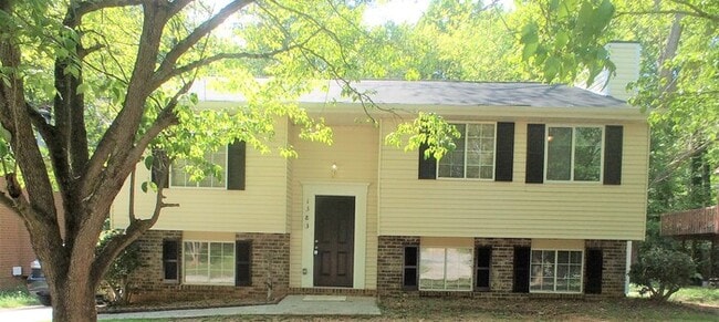property at 1383 Muirfield Dr