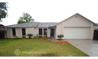 2469 Sheffield Dr in Deltona, FL - Building Photo