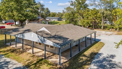 1000 W 55th St S in Wichita, KS - Building Photo - Building Photo