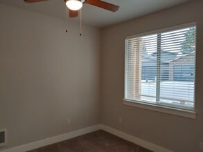 3293 N Ladalia Dr in Coeur d'Alene, ID - Building Photo - Building Photo