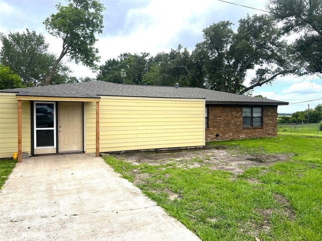 property at 377 State Hwy 75 N