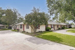 404 Hood St in Donaldsonville, LA - Building Photo
