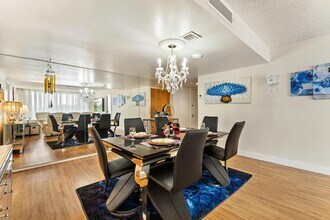 5600 N Flagler Dr in West Palm Beach, FL - Building Photo - Building Photo