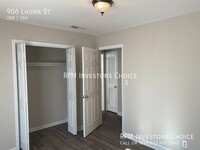 906 Laura St photo'