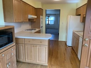7609 Hayenga Ln in Darien, IL - Building Photo - Building Photo